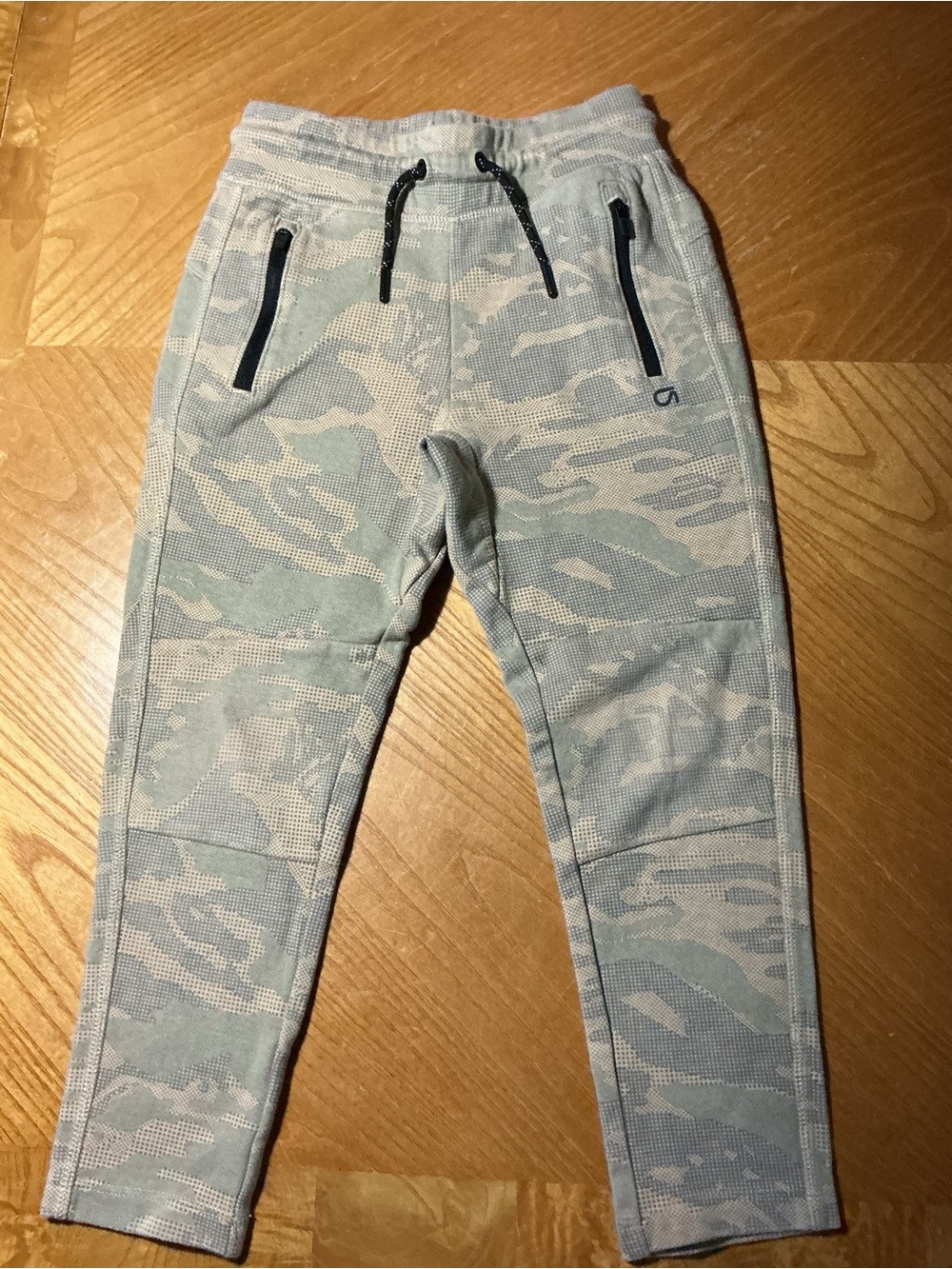 GAPFIT Boys' Camo Joggers - Light Green & Gray